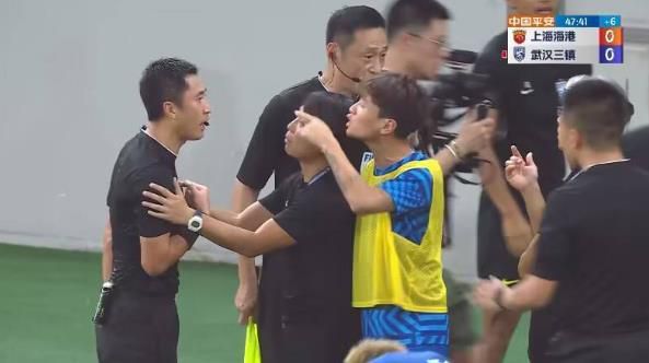 被触手捕获后调教成奶牛小说